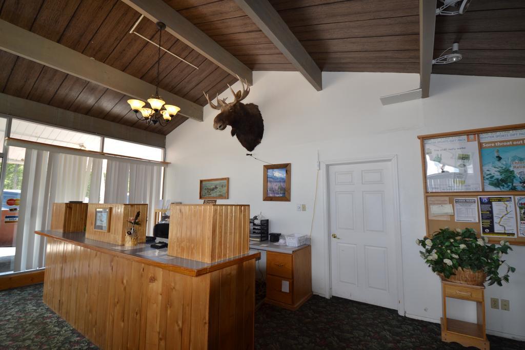 Motel Dude & Roundup West Yellowstone Exterior foto